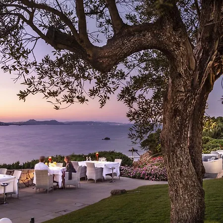 Hotel La Rocca Resort & Spa-3