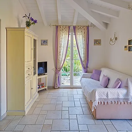 Casa Vacanze Nel Giardino di Renzo-3