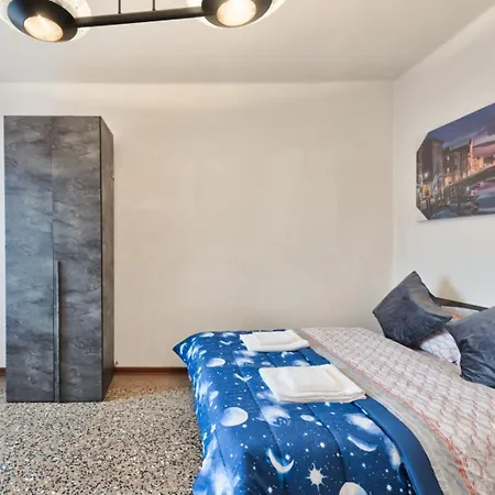 City Living Guest House Venice-3