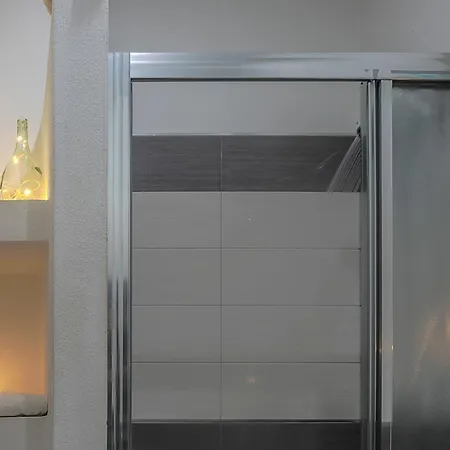 Lisetta Rooms-3