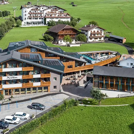 Hotel Alpenroyal-3