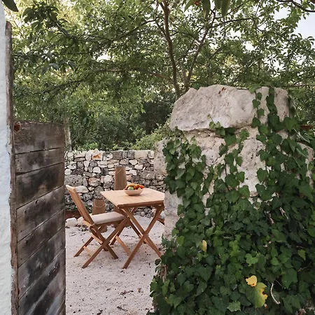 Trulli Del Bosco-2