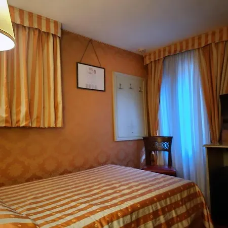 Hotel Lux-2