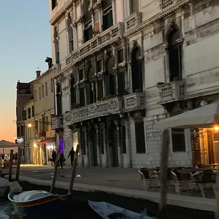 Eagle'S Nest Venice Guest House-3
