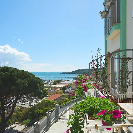 Villa Dei Poeti-2