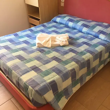Hotel New Happy-2
