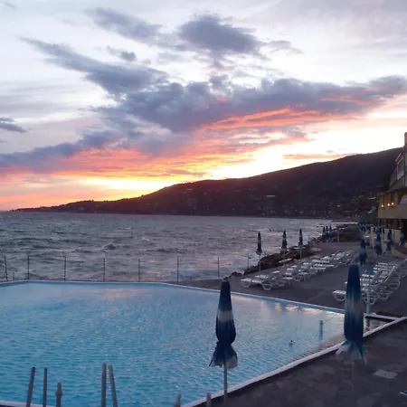 Hotel La Perla Del Capo-3