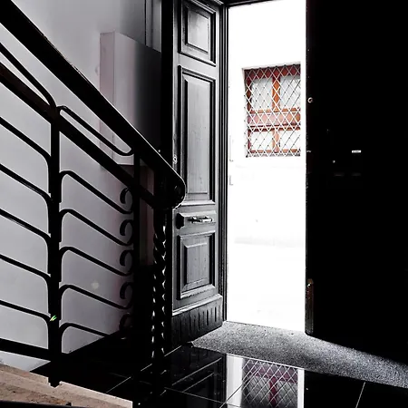 Mua Boutique Bologna-3