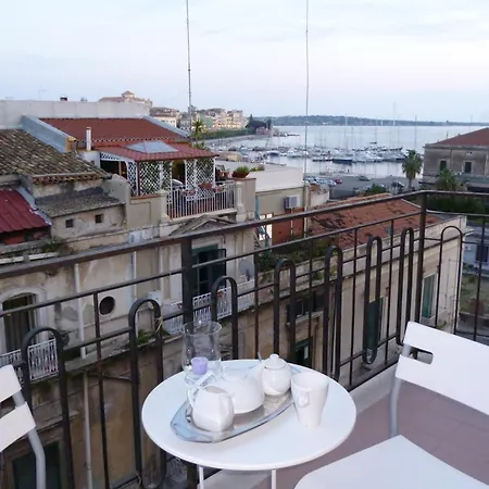 B&B Le Grand Bleu Siracusa - One Hundred Steps From Ortigia -Sea View --2