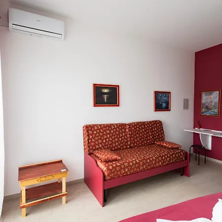 Palermonamour Art Gallery Suite-2
