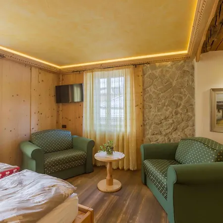 Hotel La Stua-3