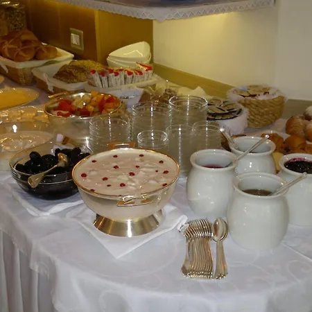 Hotel Ingram-2