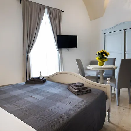 Le Finestre Su Porta Carrese - Luxury Rooms-3