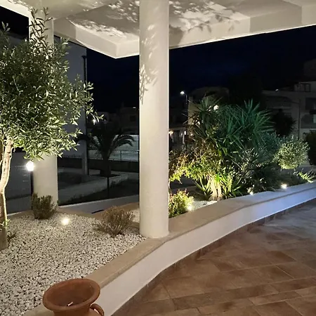 Bikini Hotel-2