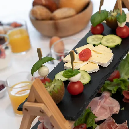 Zur Brücke Apartments&Rooms South Tyrol BrixenCard Included-3