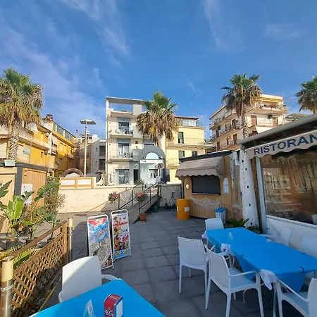 Maniel Beach Hotel-2