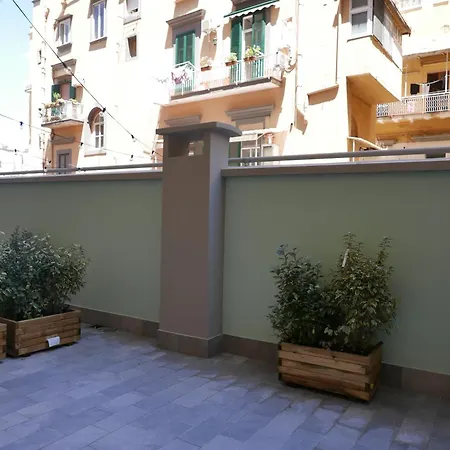 Re Lazzarone Suite-3