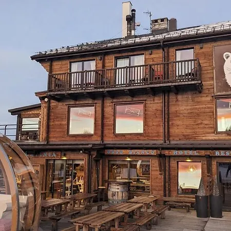 Orso Bianco Hotel & Chalet-3