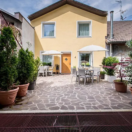 Garni B&B Am Schloss-3