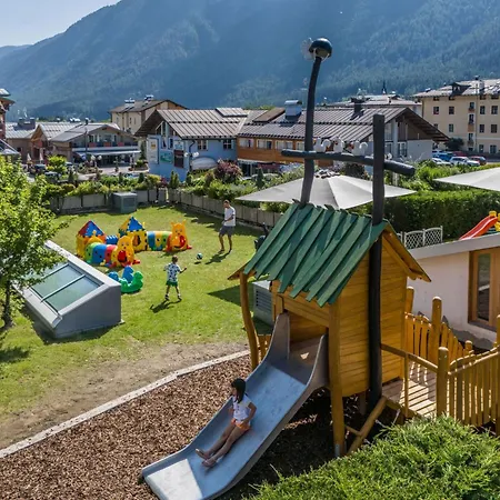Alpholiday Dolomiti Wellness & Family Hotel-2