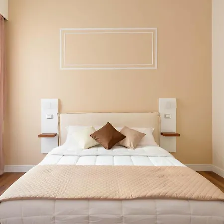 Clavdia Flat-2