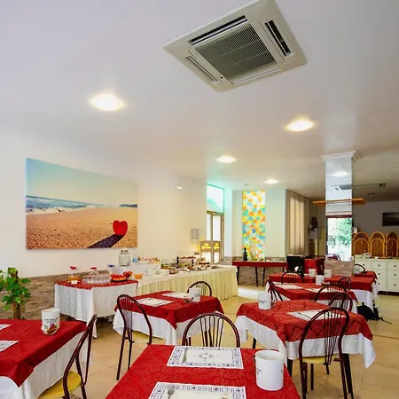 Hotel Clara Rimini-3