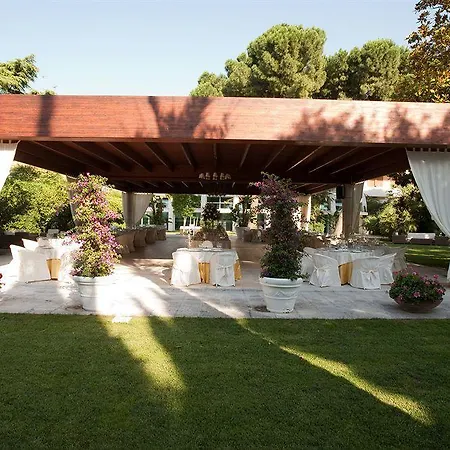 Garden Hotel-3