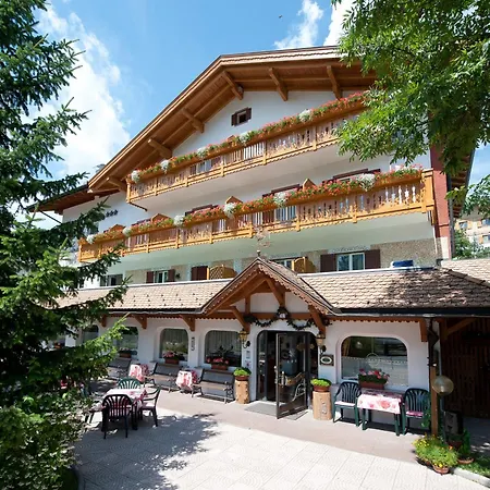 Hotel Cristallo-3