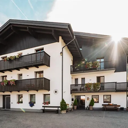 Residence Karpoforus-2