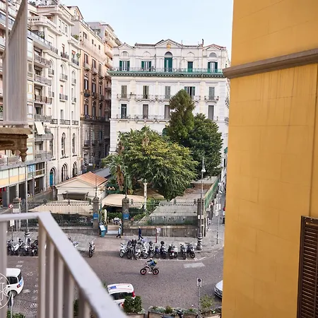 Vista Piazza Dei Martiri-3