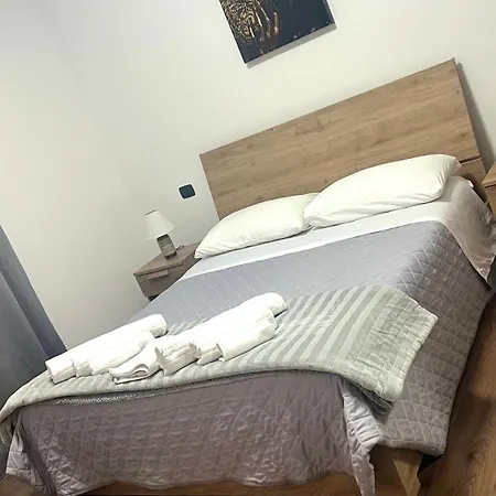 Juliet N - Rental Rooms Verona-2