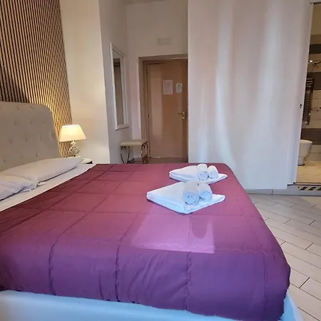 Rome Central Rooms-3