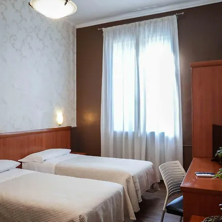 Hotel Universo-2