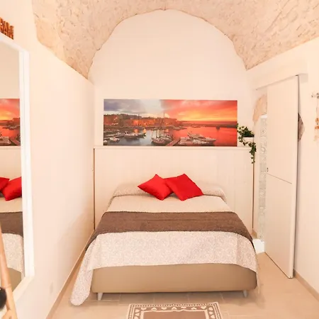 Room 20 - Piccola Camera in pietra bianca-2