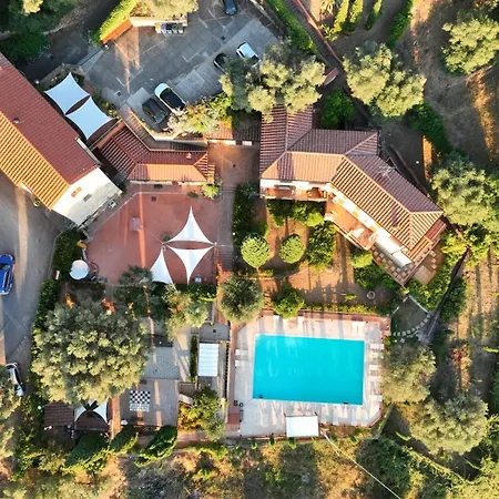 Madonna del Poggio B&B-3