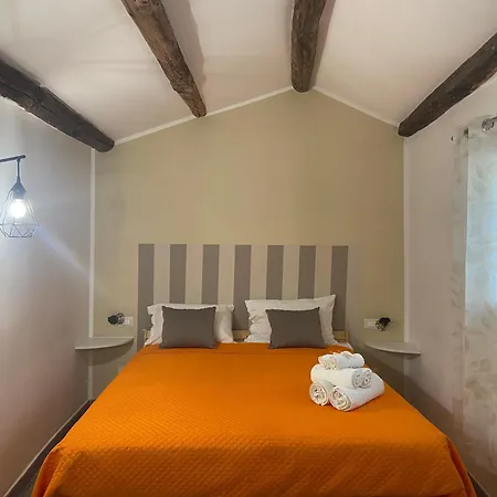 La Piccola Formica Charme Rooms-2
