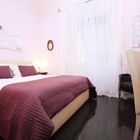 Amica Roma Guest House-2