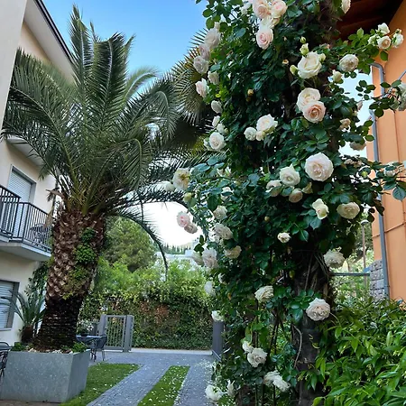 Villa Phoenix - Lake Apartments-2