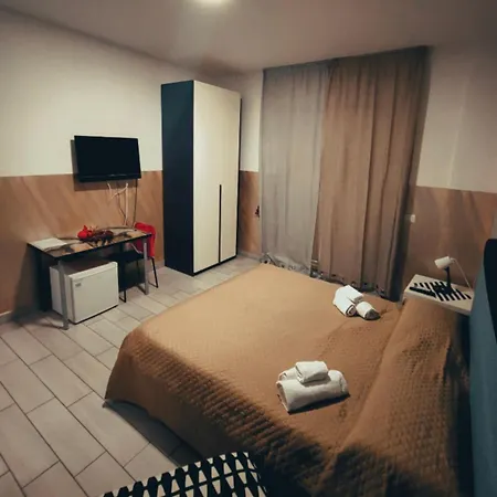 Neapolis Center-2