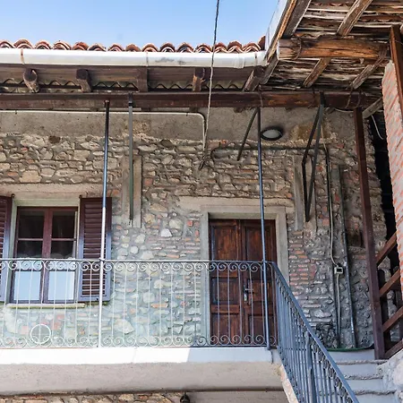 La Corte Rooms And Home Restaurant - Free Parking - 10 Minutes To The Lake And Centre-3