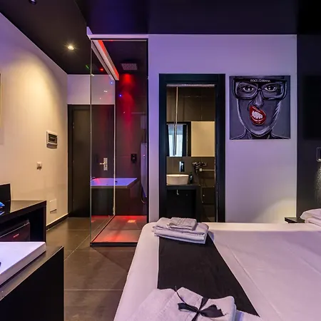 Maximum Hub Suite&Spa-2