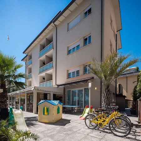 Hotel Altamarea Cesenatico-3