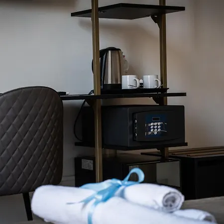Celeste Rooms - Boutique B&B With Breakfast Near Via Etnea-2