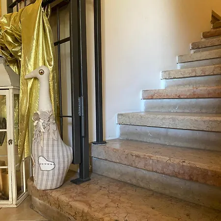 Betty'S House-2