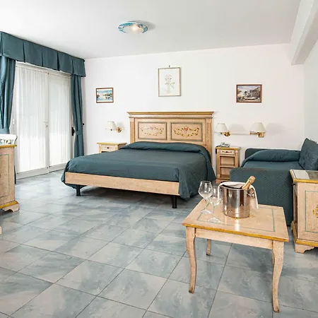 Hotel Oasi-3