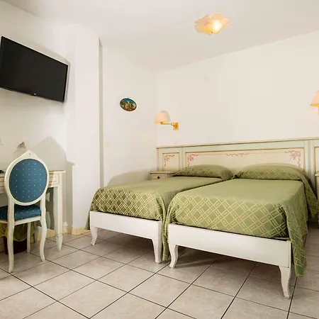 Hotel Oasi-2