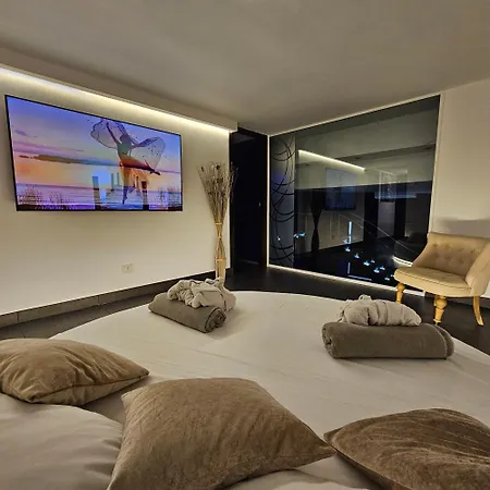Christian'S Suites & Spa-3