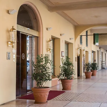 Phi Hotel Dei Medaglioni-2