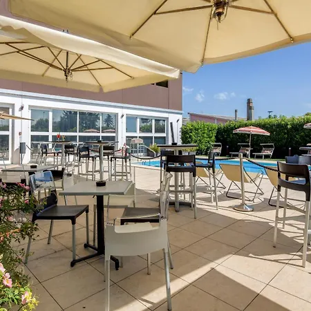Best Western Plus Hotel Farnese-3