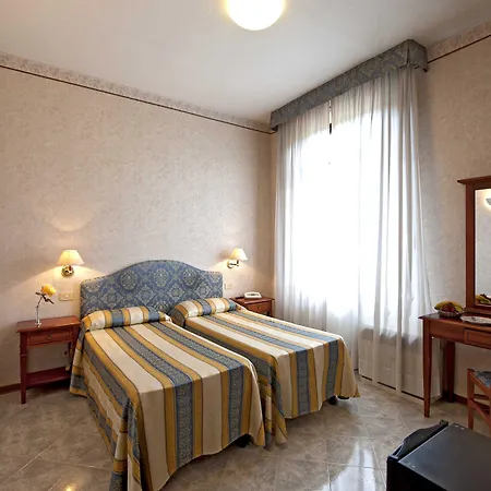 Hotel Moderno-2